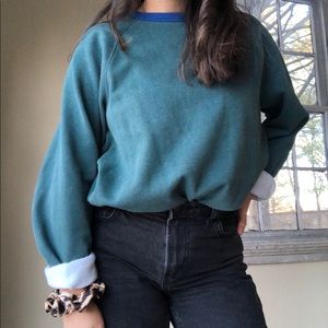 OVERSIZED GREEN CREWNECK